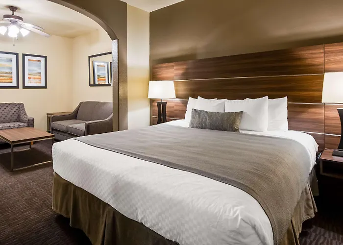 Best Western Plus Hill Country Suites - San Antonio